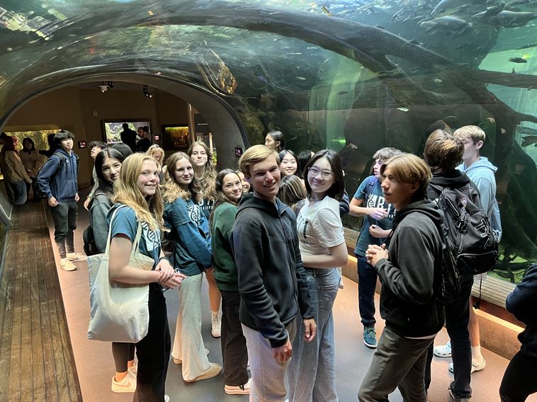 Students at the California Academy of Sciences – Aquarium